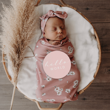 Load image into Gallery viewer, Snuggle Hunny Kids Daisy &amp; Musk Pink Reversible Milestone Cards