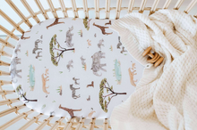 Load image into Gallery viewer, Snuggle Hunny Kids Safari Bassinet and Moses Basket Fitted Sheet / Change Pad Cover