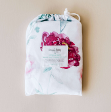 Load image into Gallery viewer, Snuggle Hunny Kids Wanderlust | Bassinet and Moses basket Fitted Sheet / Change Pad Cover